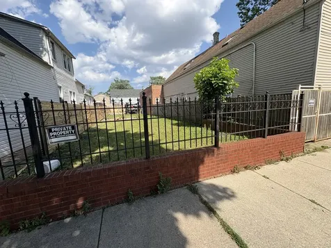 2503 North Lotus Avenue Chicago IL 60639