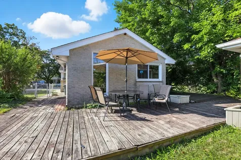 3814 West Sherwin Avenue Lincolnwood IL 60712