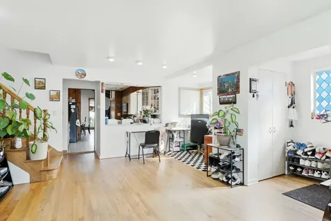 3814 West Sherwin Avenue Lincolnwood IL 60712