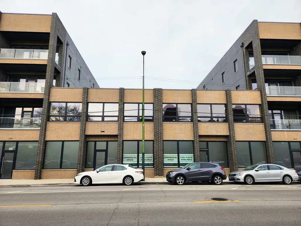 2837 North Clybourn Avenue Chicago IL 60618