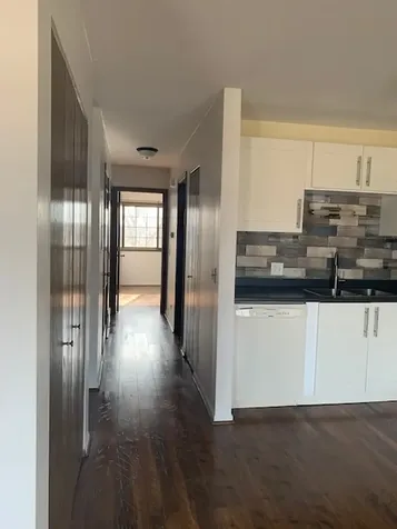 350 Woodridge Circle South Elgin IL 60177