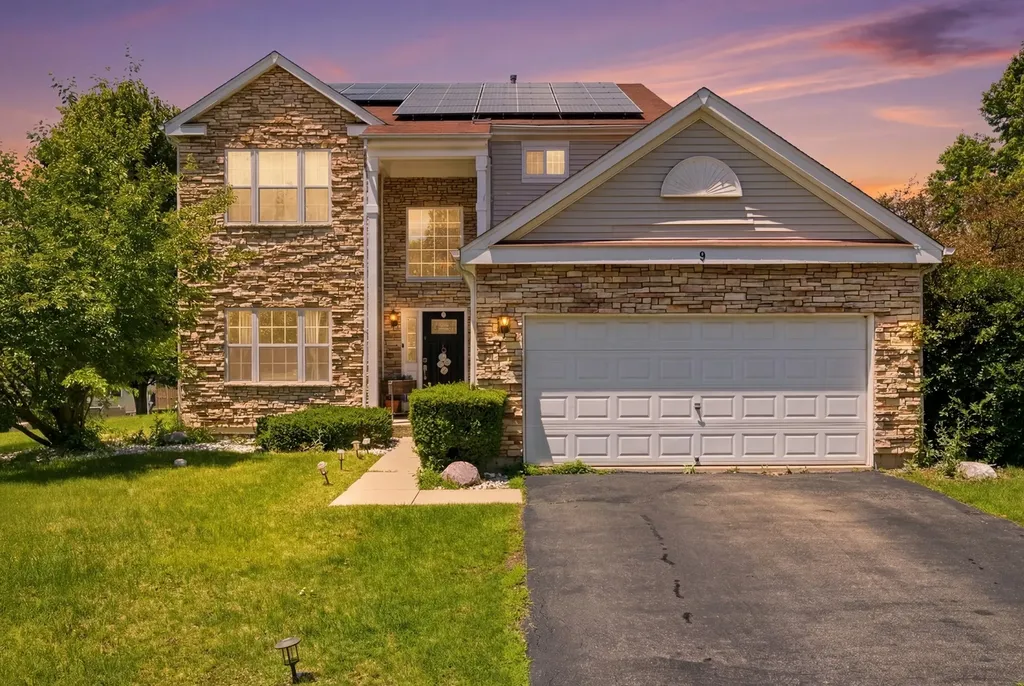 9 Tenneyson Court Lake In The Hills IL 60156