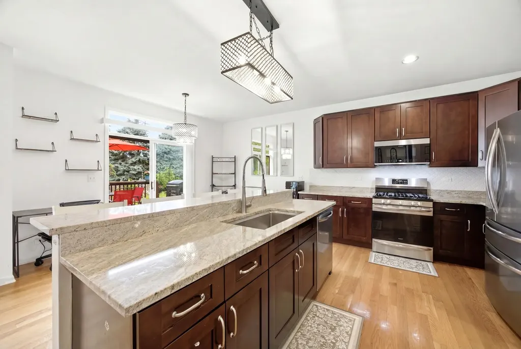 9 Tenneyson Court Lake In The Hills IL 60156