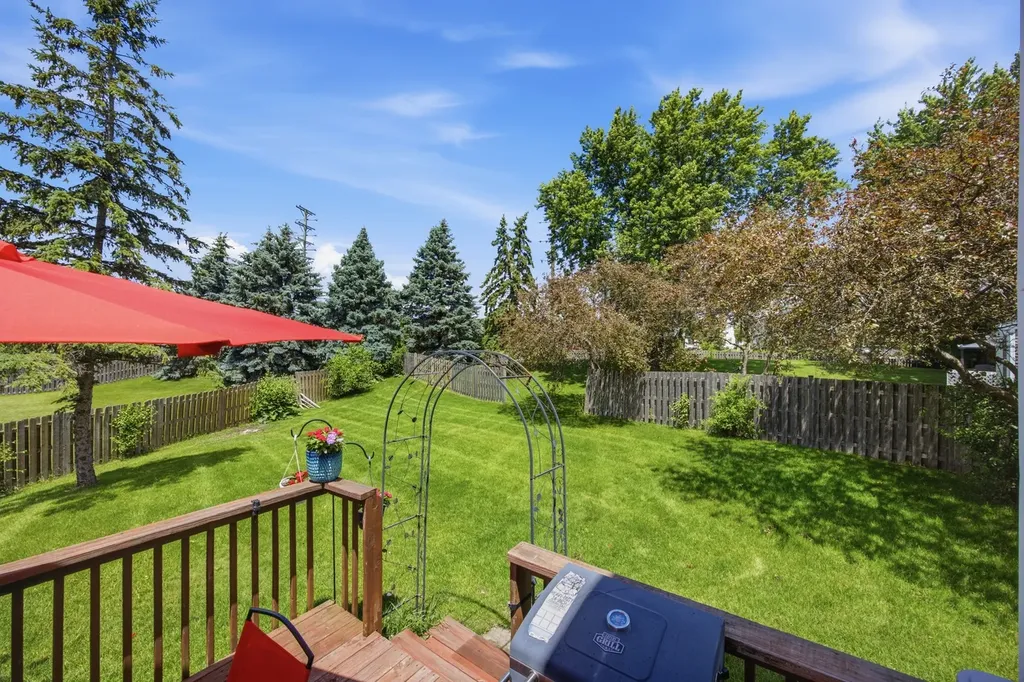 9 Tenneyson Court Lake In The Hills IL 60156