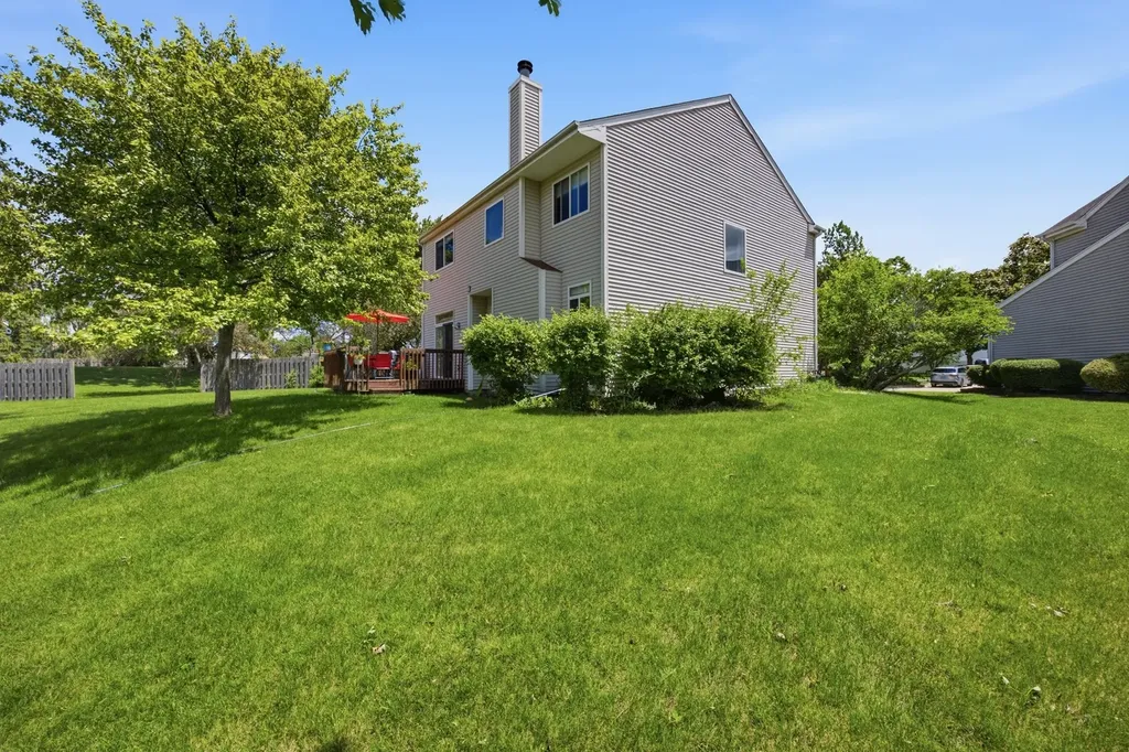 9 Tenneyson Court Lake In The Hills IL 60156
