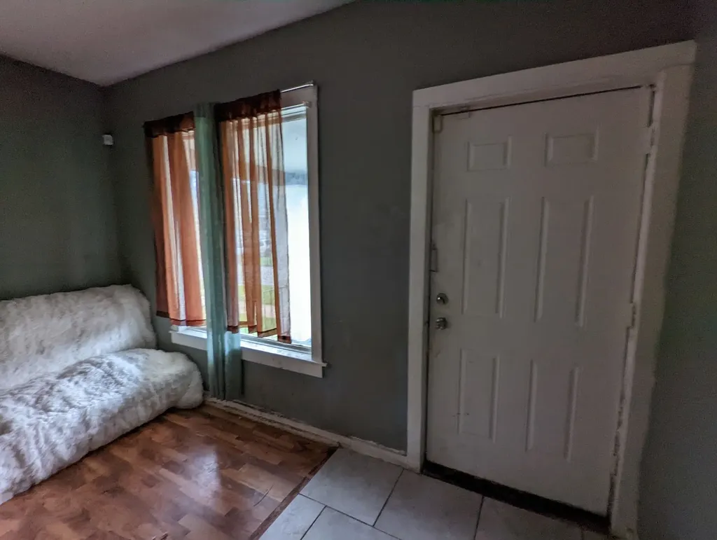 10515 South Perry Avenue Chicago IL 60628