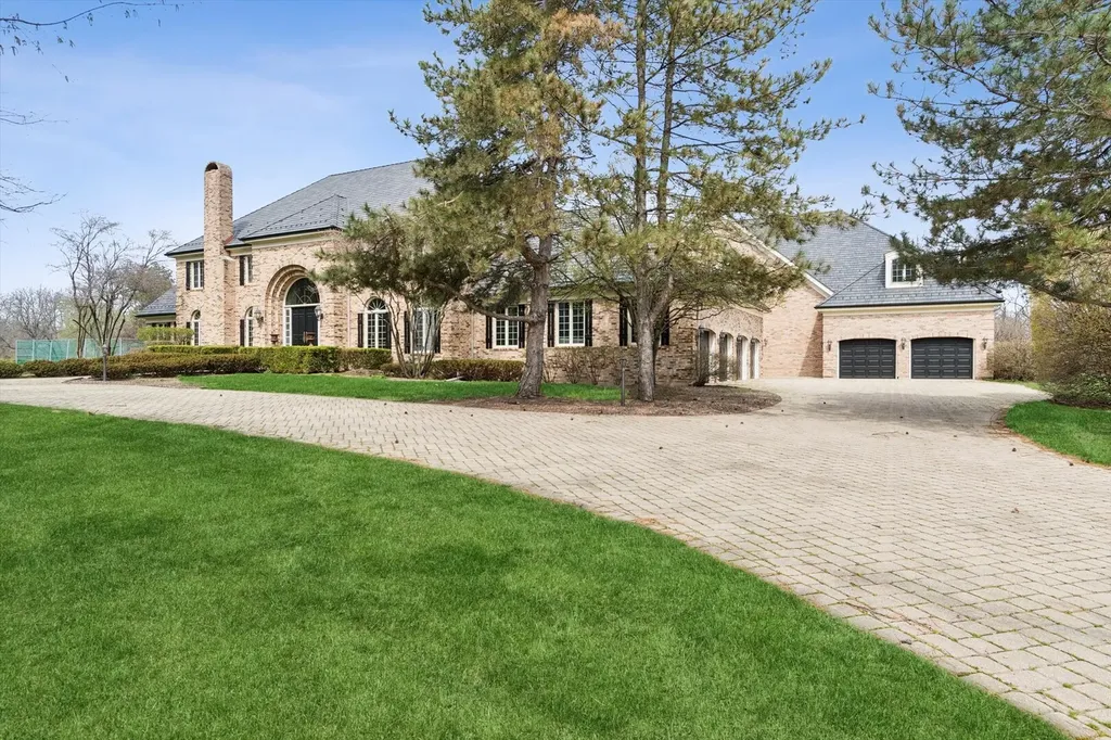 9 Squire Lane St. Charles IL 60174