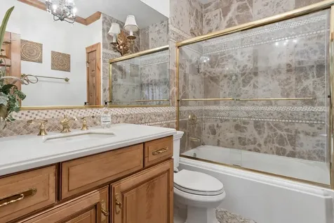 9 Squire Lane St. Charles IL 60174