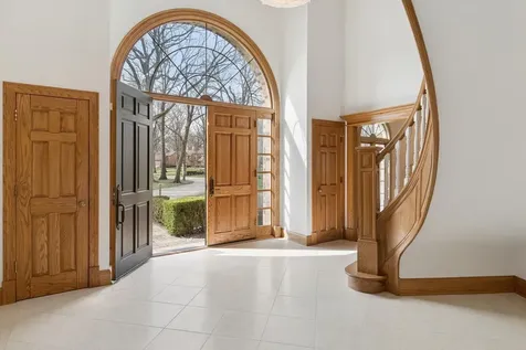 9 Squire Lane St. Charles IL 60174