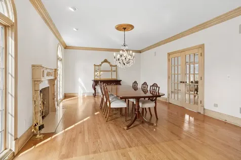 9 Squire Lane St. Charles IL 60174