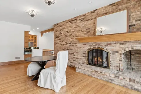 9 Squire Lane St. Charles IL 60174