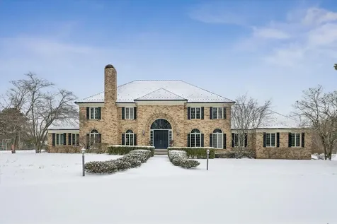 9 Squire Lane St. Charles IL 60174