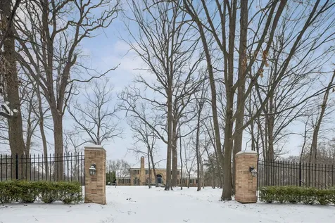 9 Squire Lane St. Charles IL 60174
