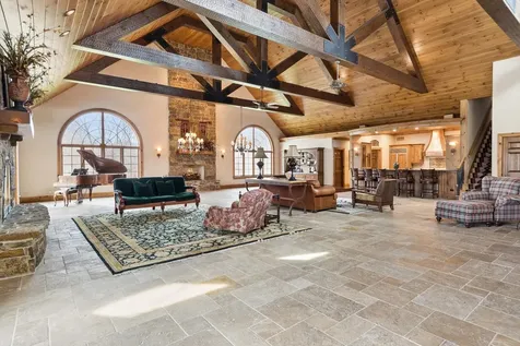 9 Squire Lane St. Charles IL 60174