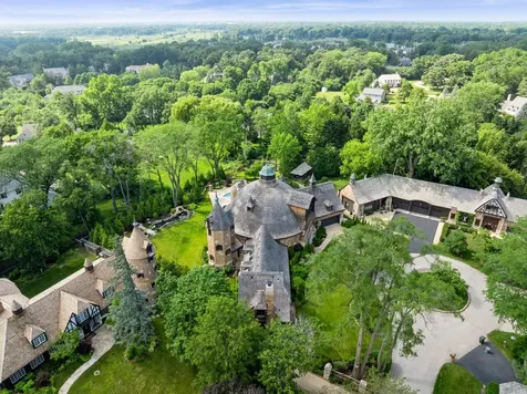 570 Hathaway Circle Lake Forest IL 60045
