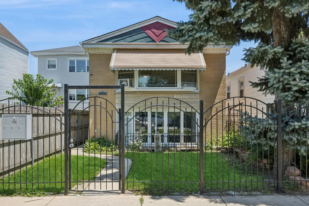2209 North Long Avenue Chicago IL 60639
