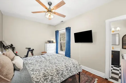716 West Barry Avenue Chicago IL 60657