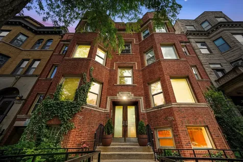 716 West Barry Avenue Chicago IL 60657