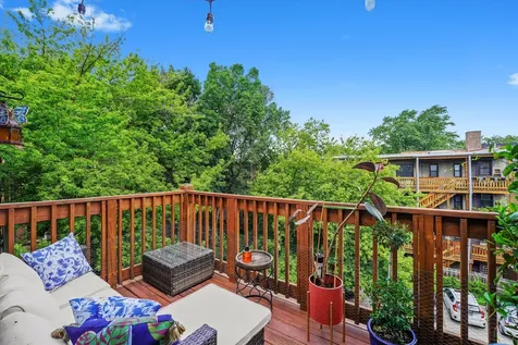 716 West Barry Avenue Chicago IL 60657