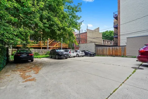 716 West Barry Avenue Chicago IL 60657