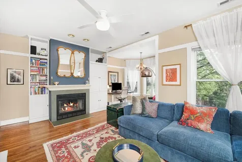 716 West Barry Avenue Chicago IL 60657