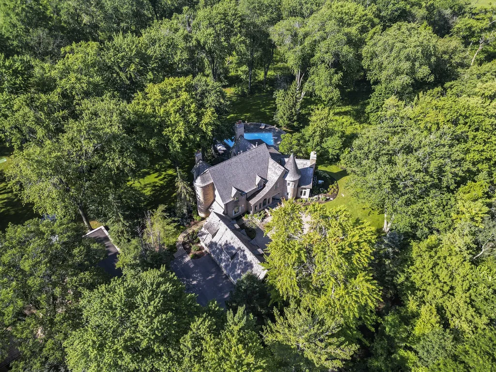 285 West Westminster Avenue Lake Forest IL 60045