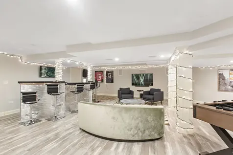 285 West Westminster Avenue Lake Forest IL 60045