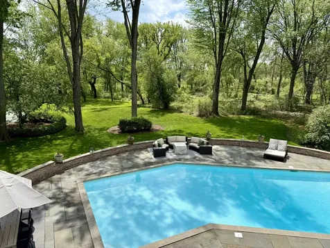 285 West Westminster Avenue Lake Forest IL 60045
