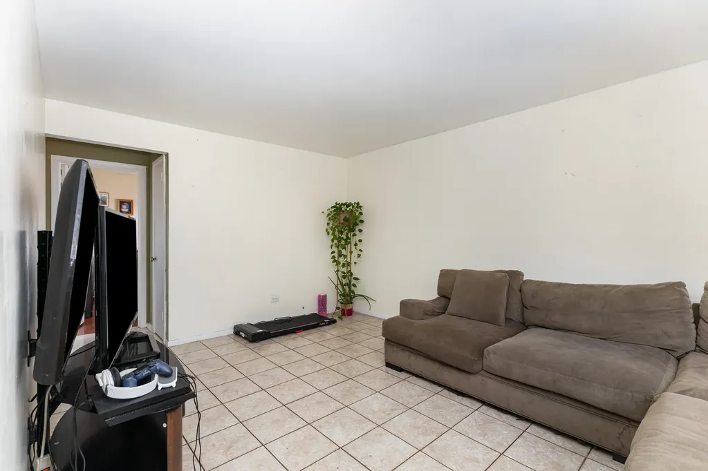 8100 South Kildare Avenue Chicago IL 60652