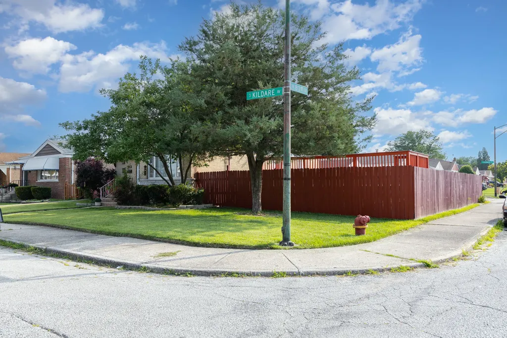 8100 South Kildare Avenue Chicago IL 60652