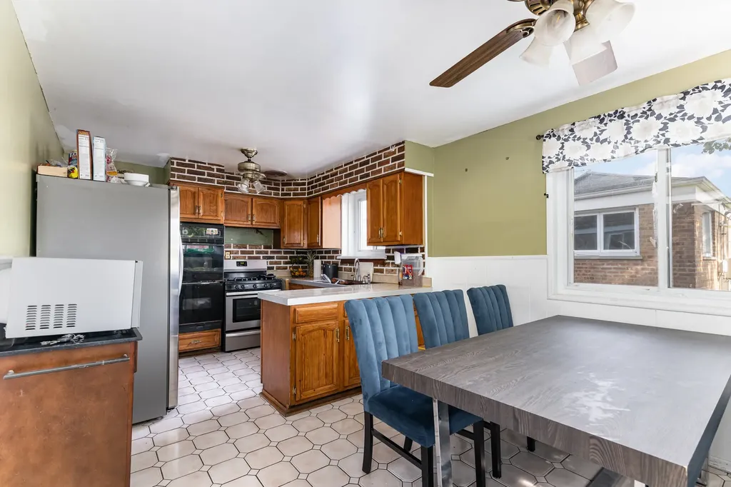 8100 South Kildare Avenue Chicago IL 60652