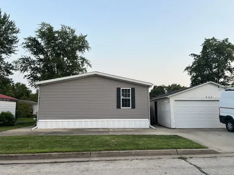 315 Avenue F Avenue Bloomington IL 61704