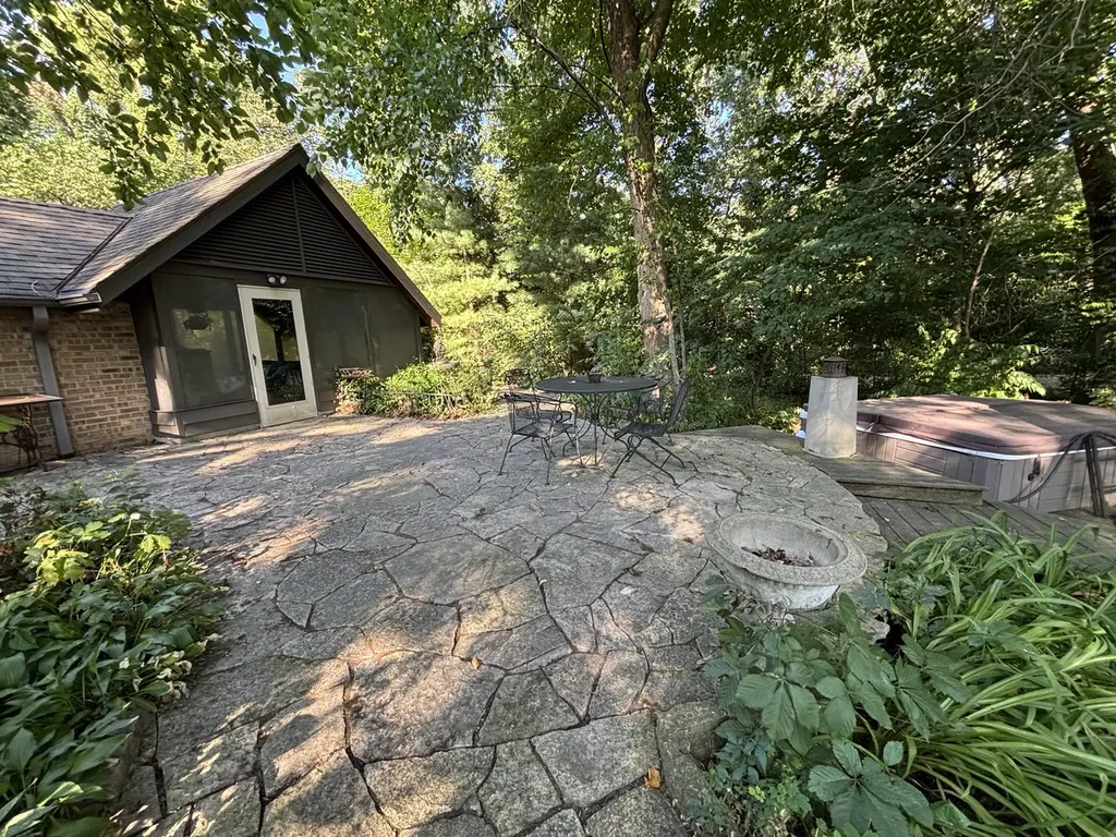 29W101 Morris Court Warrenville IL 60555