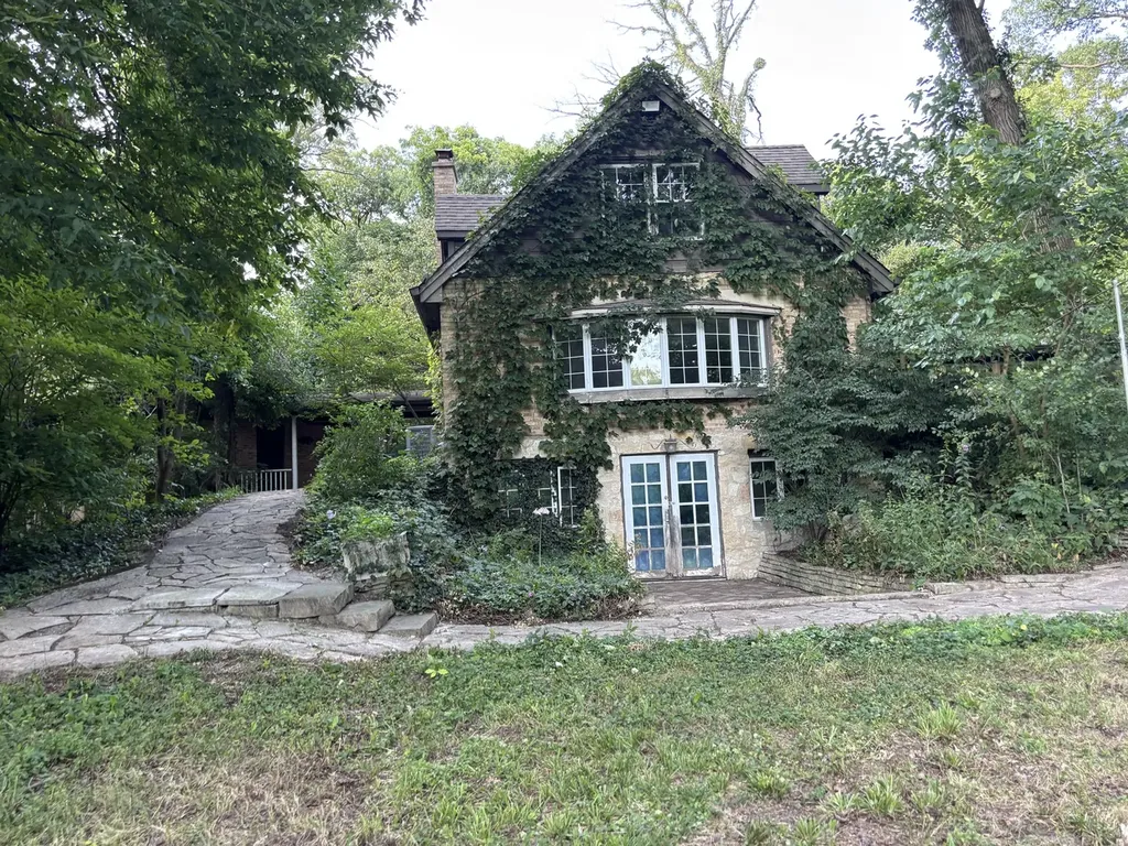 29W101 Morris Court Warrenville IL 60555