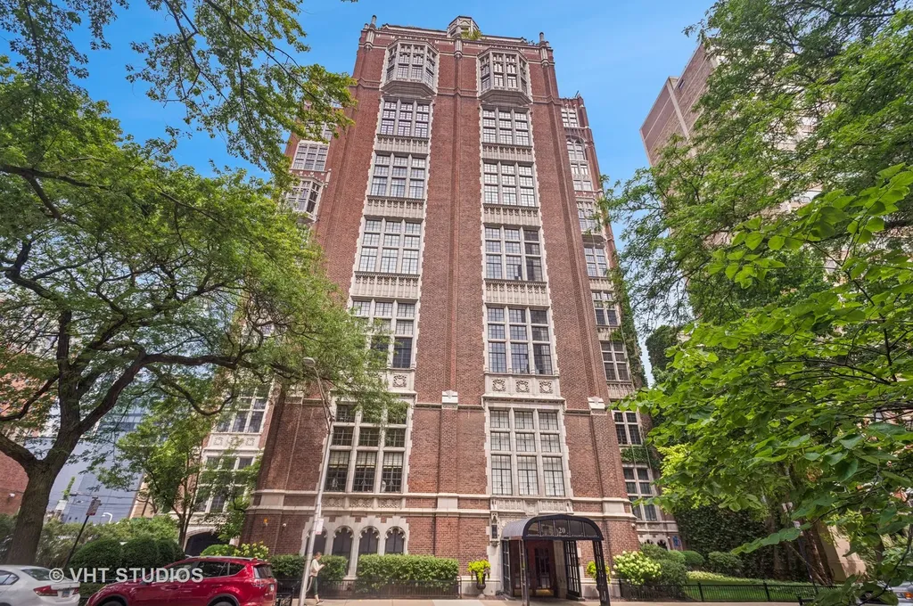 20 East Cedar Street Chicago IL 60610
