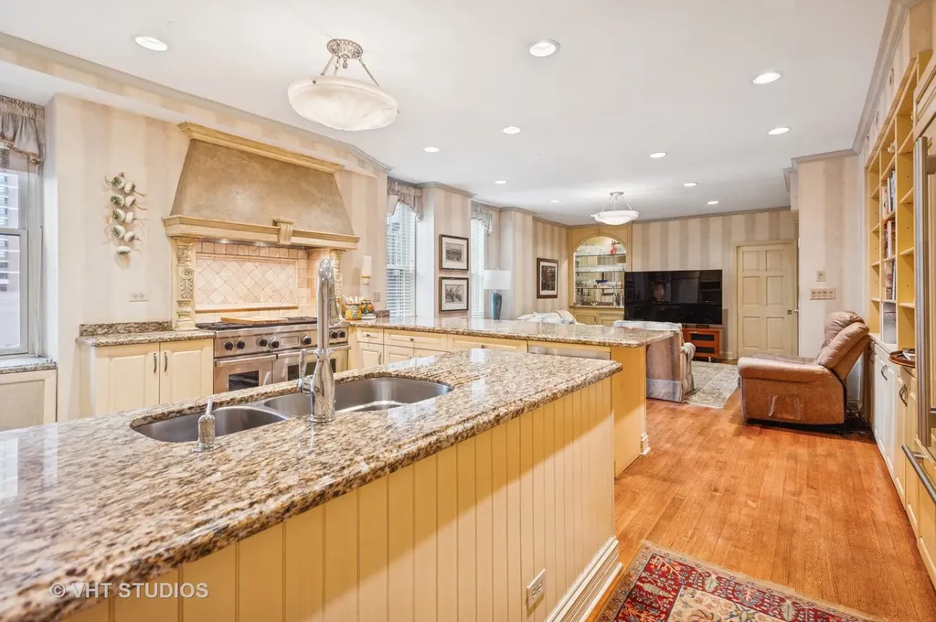 20 East Cedar Street Chicago IL 60610