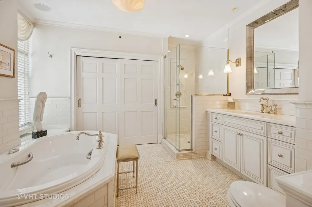 20 East Cedar Street Chicago IL 60610