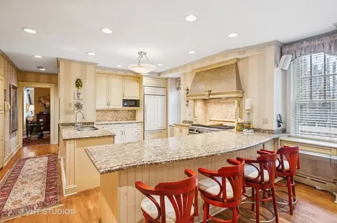 20 East Cedar Street Chicago IL 60610