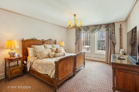 20 East Cedar Street Chicago IL 60610