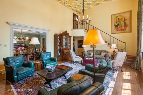 20 East Cedar Street Chicago IL 60610