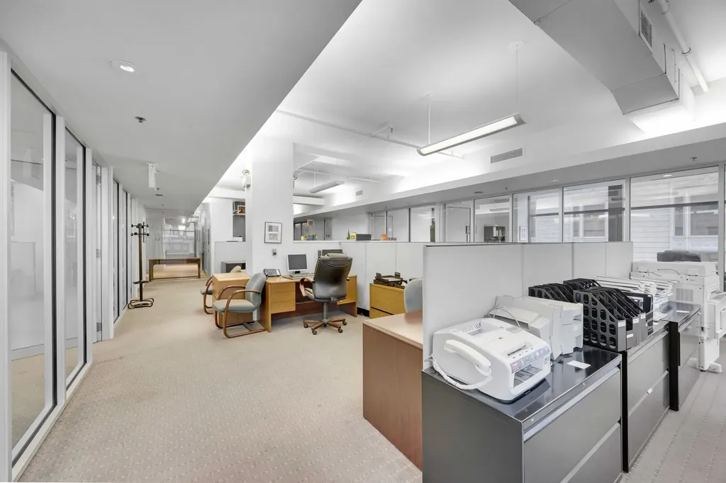 6 East Monroe Street Chicago IL 60603