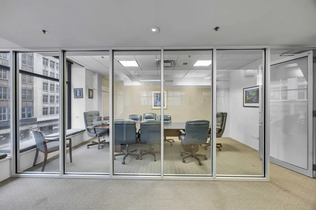6 East Monroe Street Chicago IL 60603
