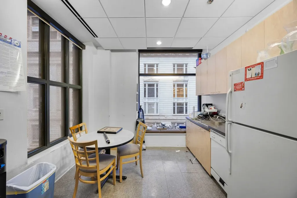 6 East Monroe Street Chicago IL 60603