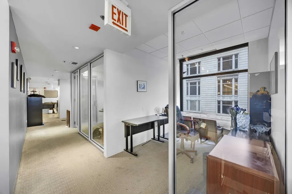 6 East Monroe Street Chicago IL 60603