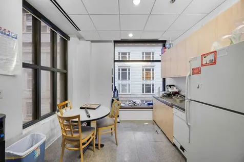 6 East Monroe Street Chicago IL 60603
