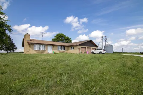3740 N 1300 East Road Kempton IL 60946