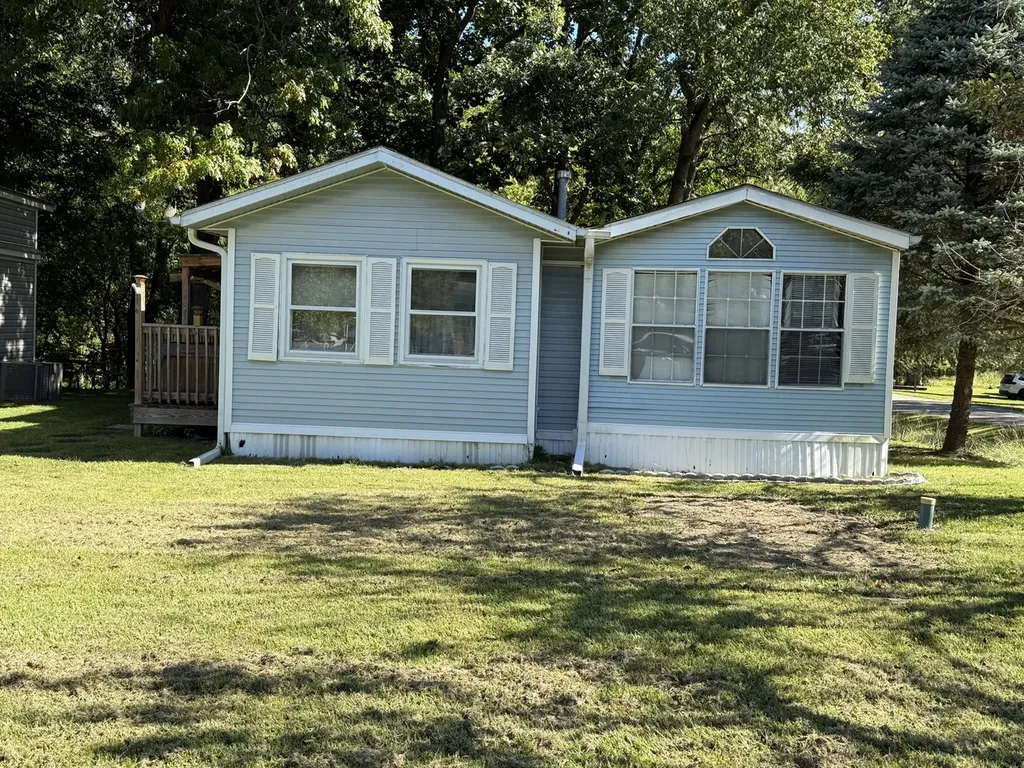 11-250 Woodhaven Lakes Sublette IL 61367