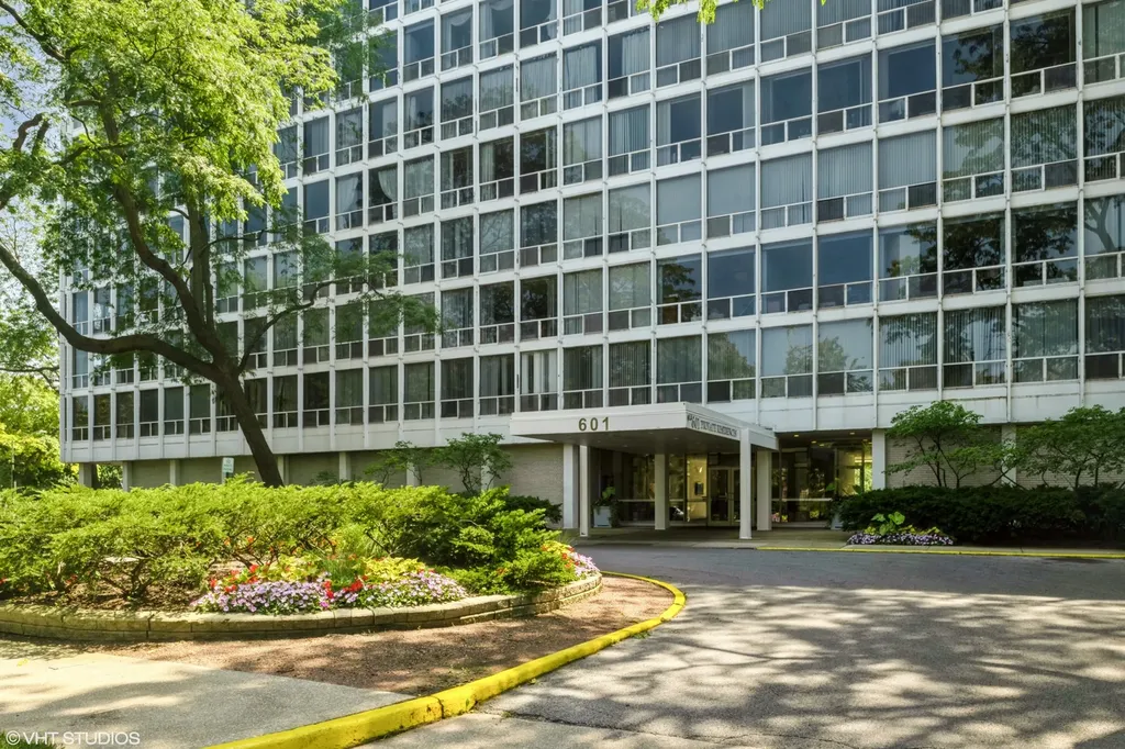 601 East 32nd Street Chicago IL 60616