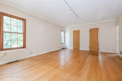 10057 South Bell Avenue Chicago IL 60643