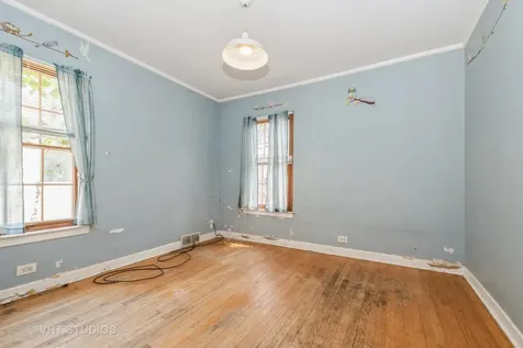 10057 South Bell Avenue Chicago IL 60643
